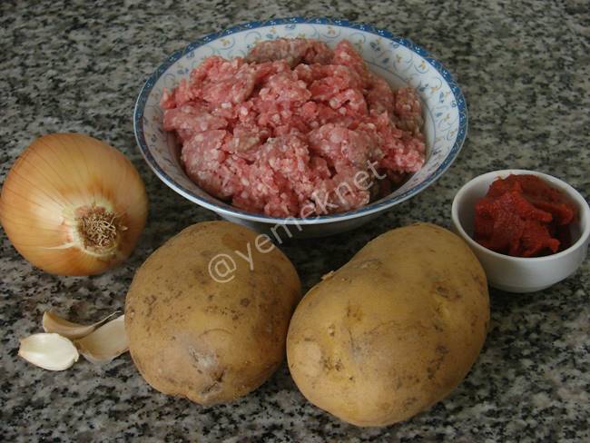 Kıymalı Patates Yemeği - Yapılışı (1/8) 